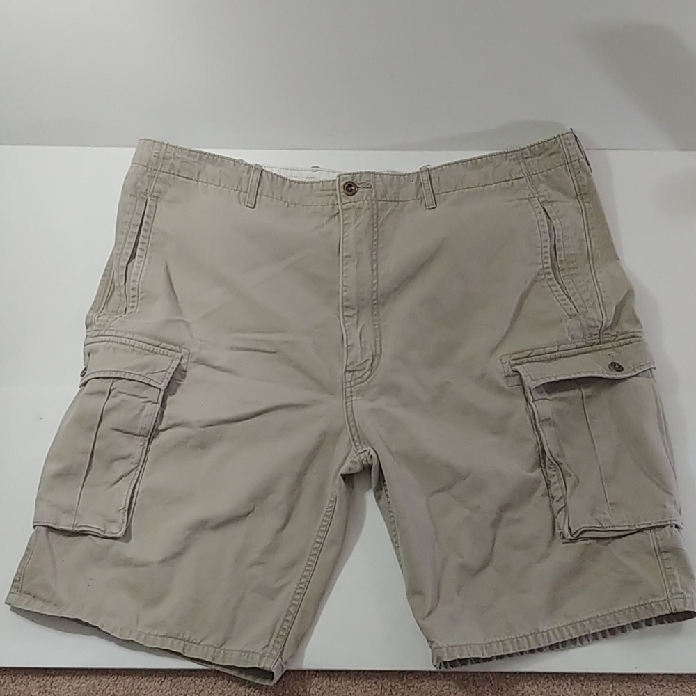 Levi 42 cargo shorts
